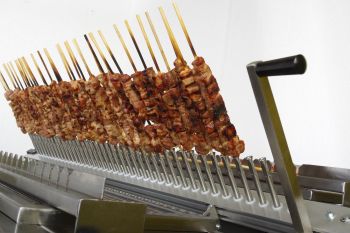 Gas Charcoal - Schaschlik grill mit Dreh Funktion, 77 Spieße Doppel mit Unterbau