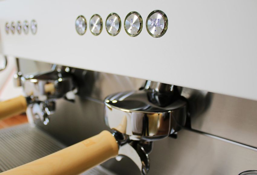 Ascaso Barista T PLUS - 2 Gruppen Siebträger Espressomaschine - Weiß/Holz